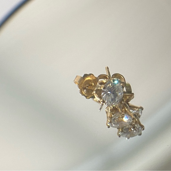 14kt Gold CZ Studs NWT - Picture 3 of 9